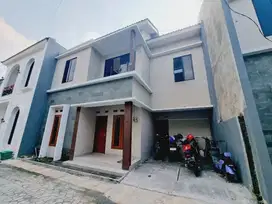 Rumah Baru Cantik 2Lt Cluster Nyaman ASRI Colomadu