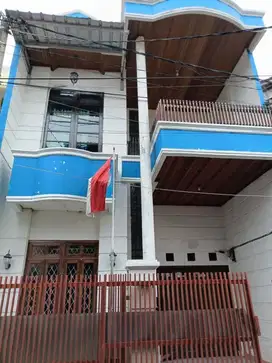 DISEWAKAN RUMAH di Komplek Depnaker, Taman Wisma Asri, Bekasi Utara