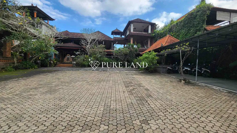 Restaurant and Hotel in Goa Gajah Ubud