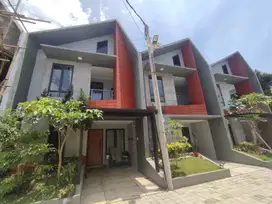 Rumah 2 Lantai Spesifikasi Terbaik di Cibinong Dekat RSUD Cibinong