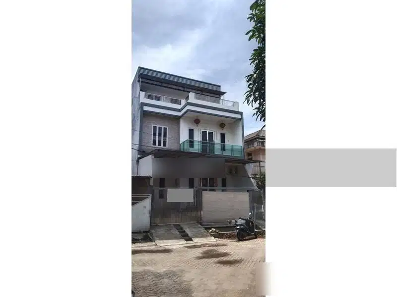 Dijual Rumah Bagus di Taman Kencana 3 lantai uk. 8x15 Harga 2.650M neg