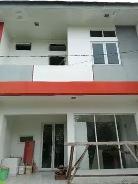 Rumah Toko Bisa Tinggal Dan Usaha di Bintara