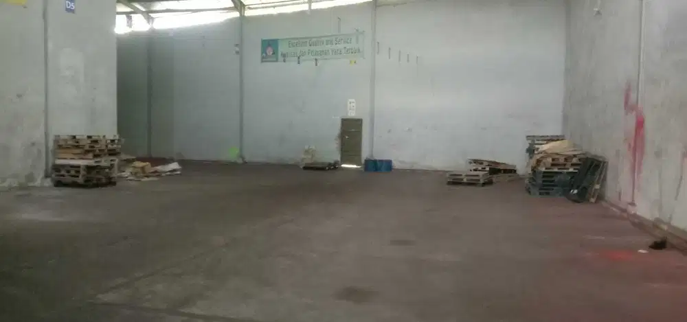 Gudang cipondoh luas 915  bisa  40 feet