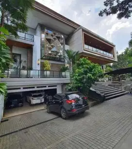Rumah Di Jl.Pakubuwono,Kebayoran Baru