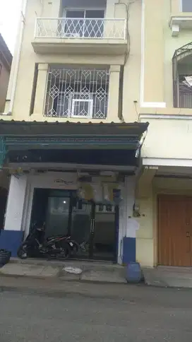 RUKO HOEK 4 LANTAI MUTIARA TAMAN PALEM JAKARTA BARAT
