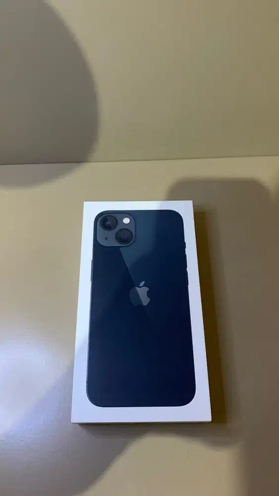Dijual New segel iPhone 13 128gb Midnight iBox
