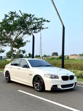BMW F10 528i 2.0 A/T 2012 MOODS!