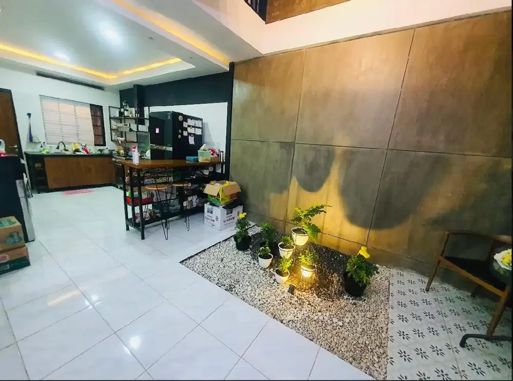 PURI BINTARO RUMAH CANTIK 3 LANTAI DG ROOFTOP HOMI DAN SIAP HUNI MALEO