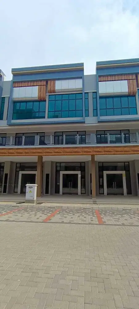 Disewakan ruko chrystal boulevard Summarecon Bekasi