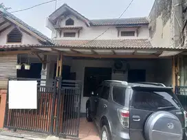 Hot Sale, Rumah 2 Lantai Bebas Banjir di Wisma Asri