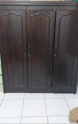 Dijual lemari jati