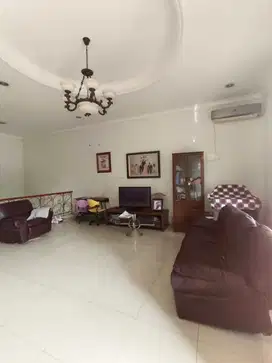 Dijual Rumah Taman Palem Lestari Semi Furnish di Jakarta Barat