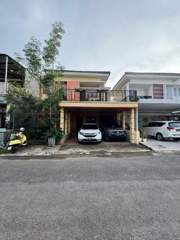 Rumah tengah Kota didalam kawasan Hotel Four Point Makassar