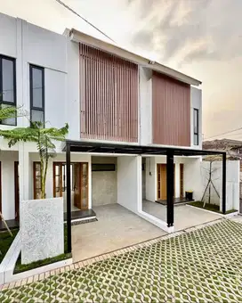 RUMAH DIJUAL 2 LANTAI MODEL JAPANESE MINIMALIS NYAMAN DAN STRATEGIS