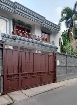 RUMAH DI JL.JAMBU,KEMANG TIMUR-JAKARTA SELATAN