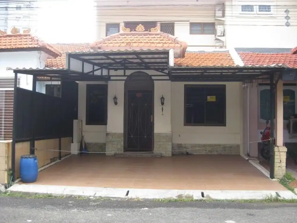 Dijual Taman Ubud Lippo Karawaci Renov 2 Lantai 3+1 kamar tidur