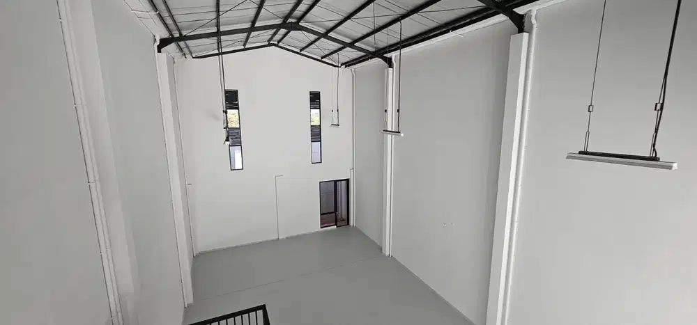 Disewakan Gudang Bizpark PIK 2 murah meriah uk 9x30m hoek