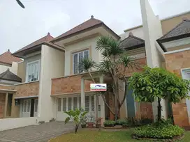 Rumah baru townhouse di Pejaten dekat Kemang jaksel ada swimming pool