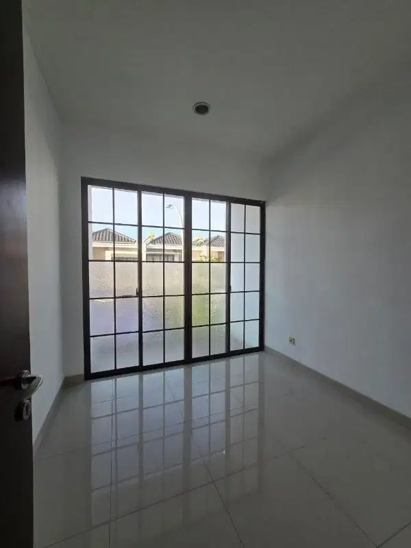 DIJUAL RUMAH GREEN LAKE CITY 4 KAMAR CIPONDOH TANGERANG