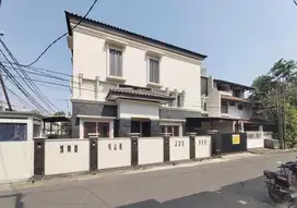 RUMAH BAGUS DI KOMPLEK MPR CIPETE