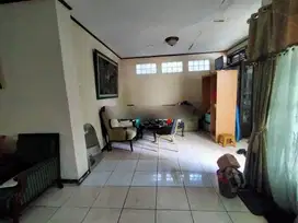 RUMAH LAMA DI CIBULAN II KEBAYORAN BARU