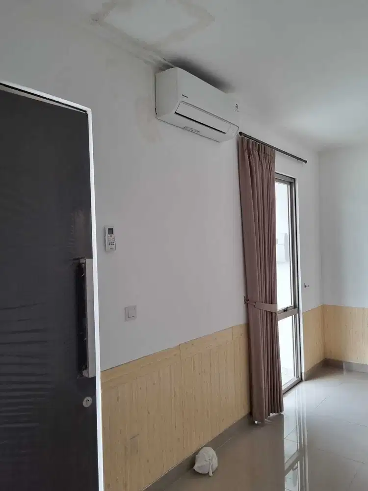 Disewakan  Rumah Pik2 Springville Uk 6x10 Semi furnised  Harga 60jt/th