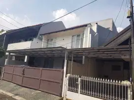 Rumah 3 lt, lebar, luas, rapi dan bersih