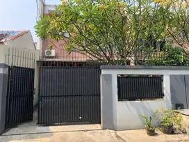 Rumah di jalan rs fatmawati dekat bellpark