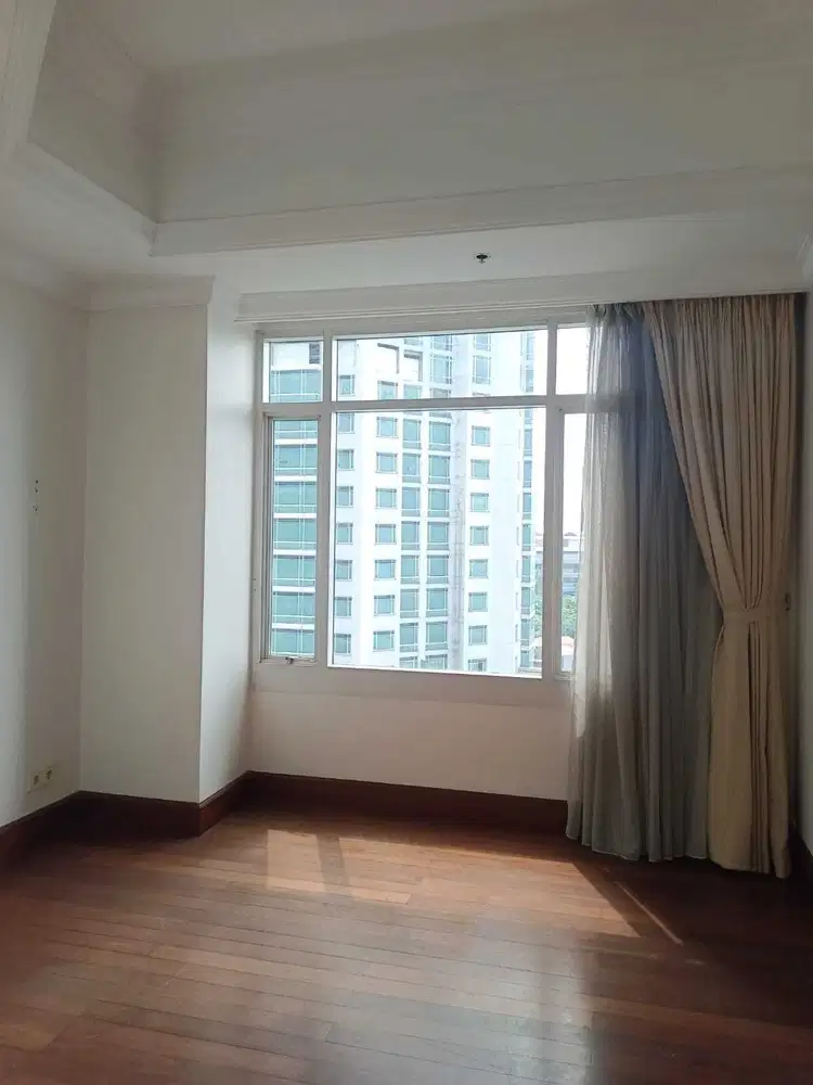 For Sell Four Seasons Apartment 3 BR 200 sqm