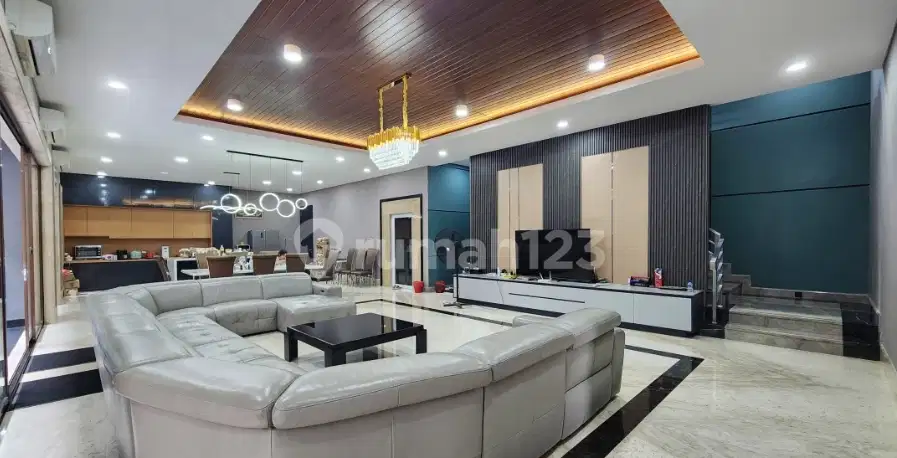 Rumah 3,5 Lantai Bagus Semi Furnished di Pantai Indah Kapuk, Jakarta U