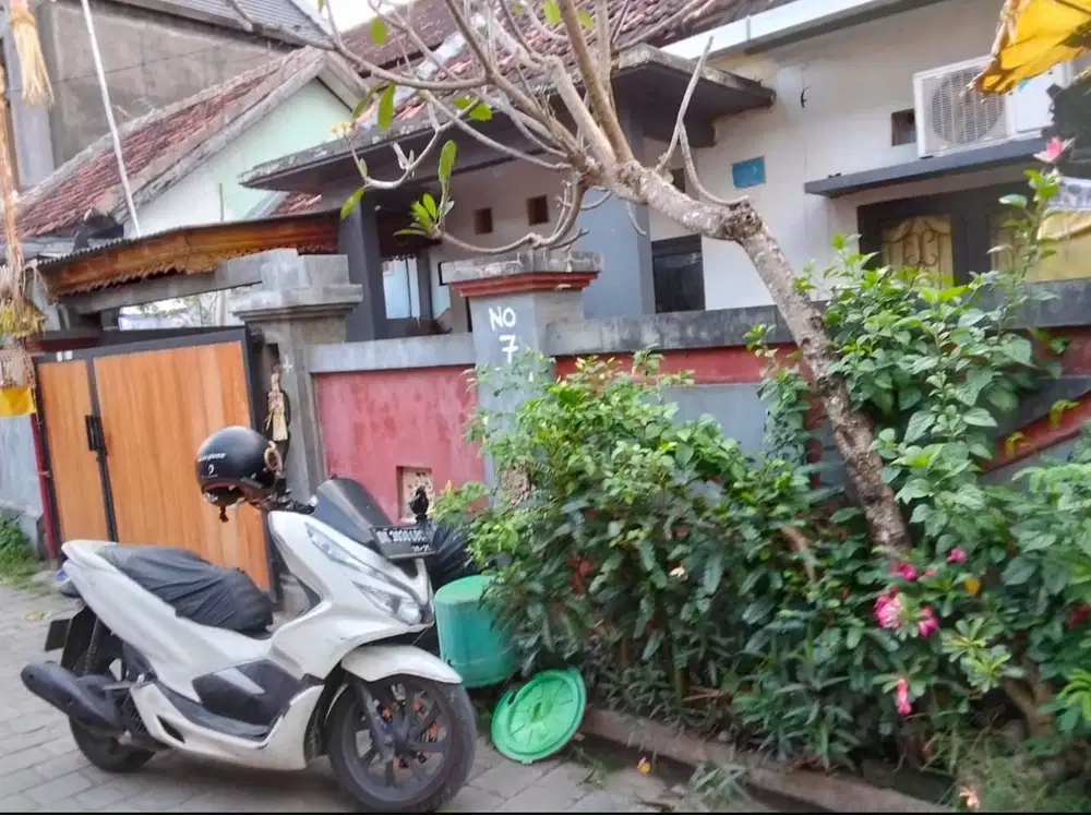 Di jual rumah lantai 1 Lokasi di jln gemitir biaung denpasar timur