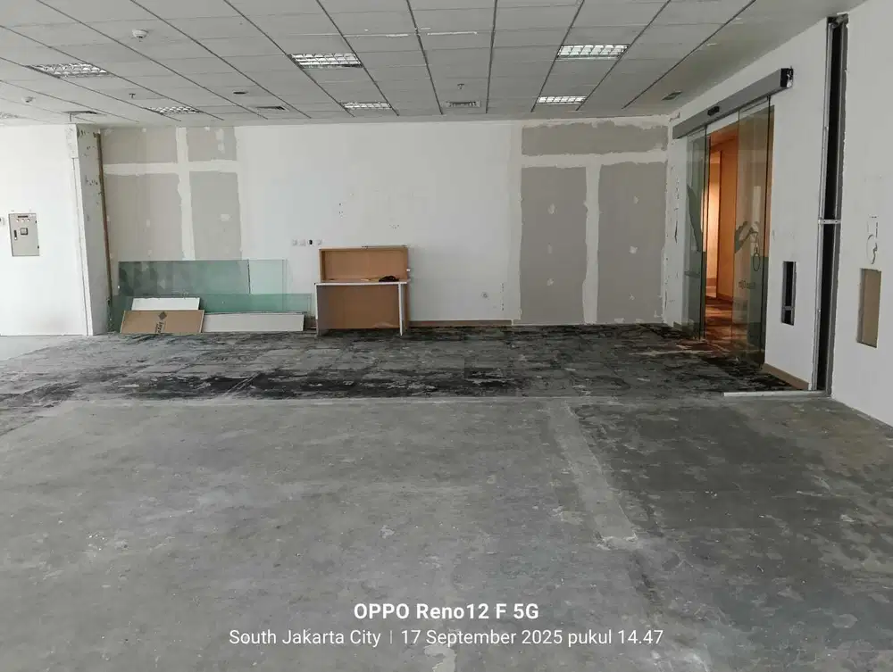 SEWA KANTOR DI JAKARTA SELATAN KUNINGAN 125M2 BARE 155K NEGO