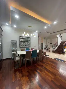 Dijual rumah mewah di taman tirta golf victoria river park bsd city