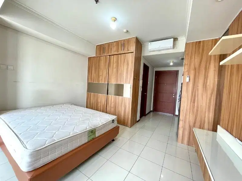 Disewa Tipe studio Furnish cantik siap Huni Royal Mediterania