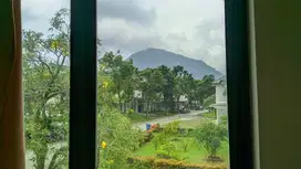 MURMER Rumah HOOK Minimalis dengan Nuansa Hijau di Sentul City, Bogor