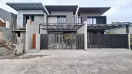 RUMAH SIAP HUNI, 2 LANTAI,  DEKAT MAGUWOHARJO, SLEMAN