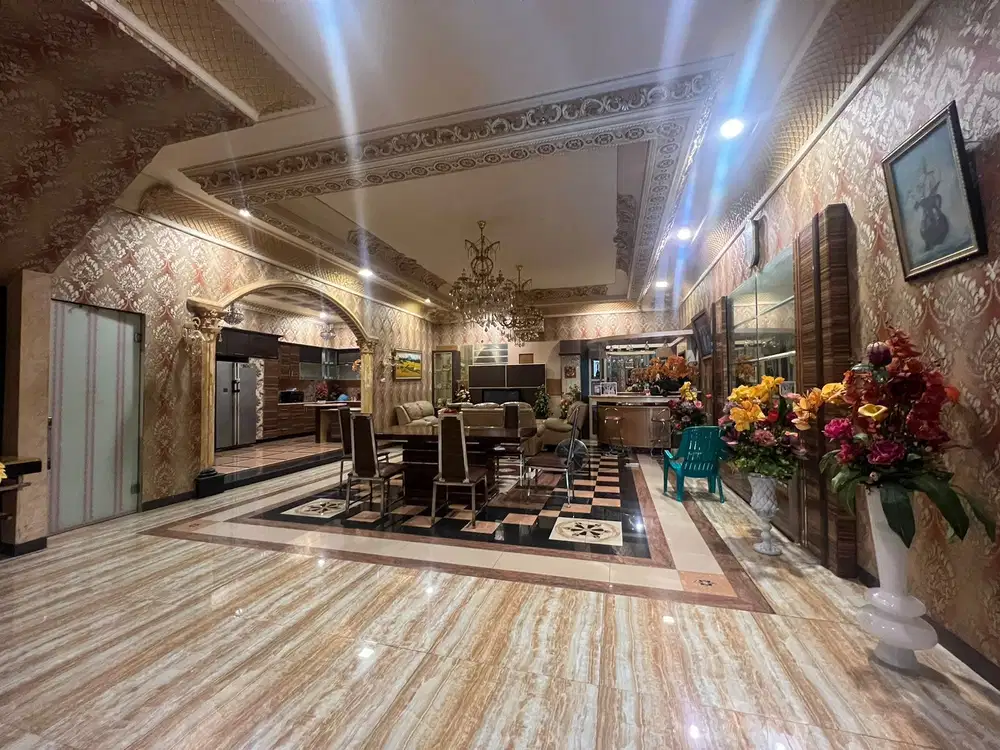 Dijual Rumah Mewah di Medit Boulevard Pik, Uk 10x20