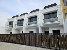 Rumah Baru Di Kavling DKI Meruya Hadap Utara