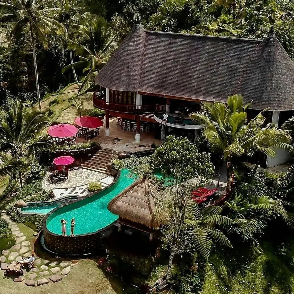 Dijual Resor Butik Pemandangan Sungai, Lembah Gunung Batukaru Payangan