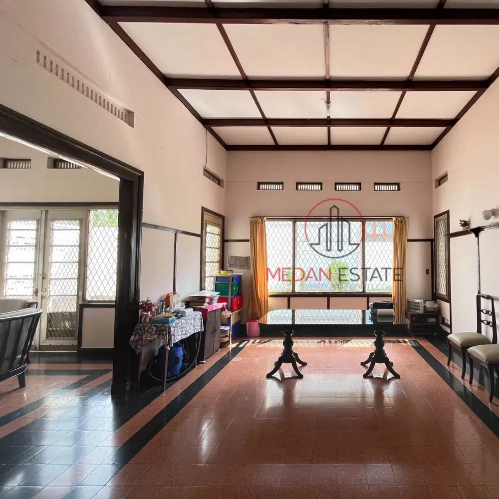 Dijual    Villa Jl. Cut Nyak Dien