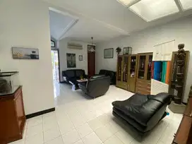 Dijual Rumah Siap Pakai di Komplek Setraduta