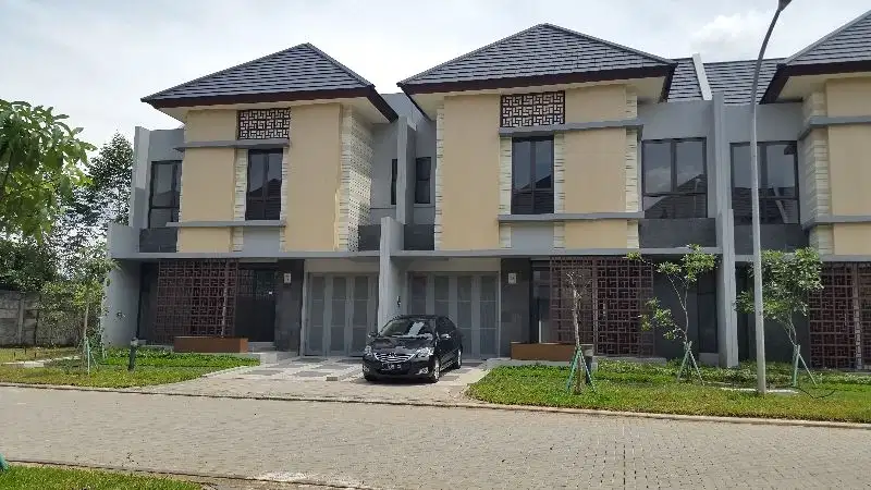 dijual rumah gandeng di precia eminent bsd posisi boulevard