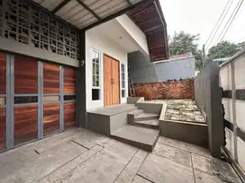 RUMAH MEWAH HARGA MURAH DI DEKAT STASIUN KRANJI, DAERAH KAYURINGIN