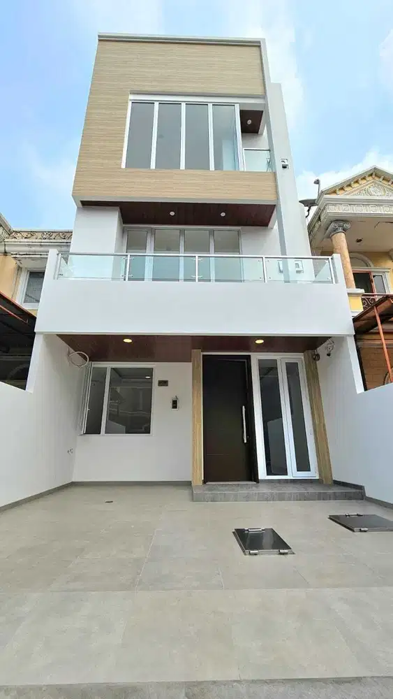 Dijual Rumah Baru di City Resort uk 6x15 ...3 lantai harga 3.4M nego