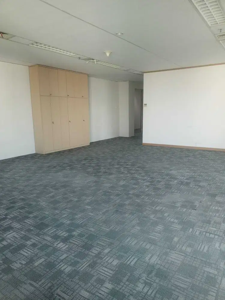 SEWA KANTOR DI JAKARTA SELATAN SUDIRMAN 111M2 FITTED 180K NEGO