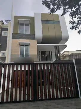 Rumah brand new katamaran indah 13x27 pool,marmer,3 lantai