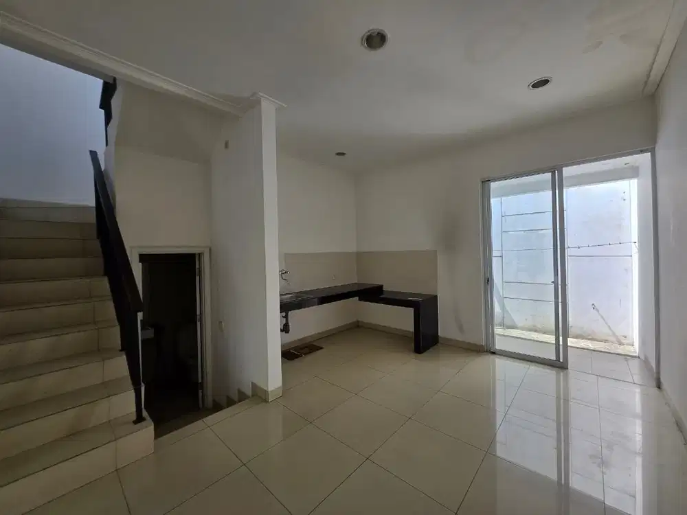 DIJUAL RUMAH GREEN LAKE CITY