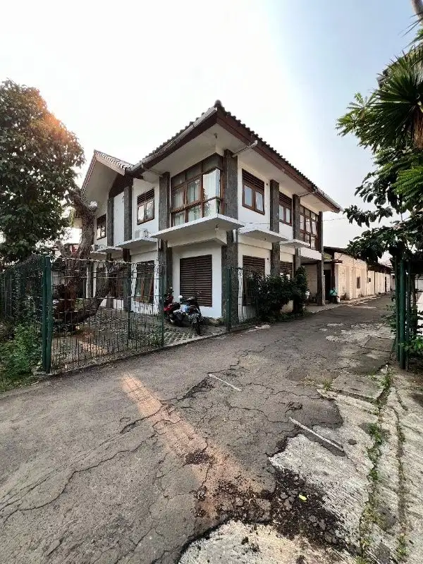 Tanah Dan Bangunan Komersial Lokasi Strategis Di Lebak Bulus