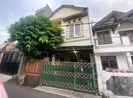 DiJual Rumah di Kebon Jeruk dekat Tol Kebon Jeruk, Kampus, RS, Mall