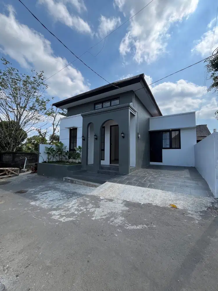 Dijual Rumah Baru Siap Huni Dekat Kampus UGM, Hotel Hyatt, Strategis